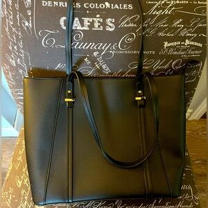 Black Handbag Purse with Brown interior Design